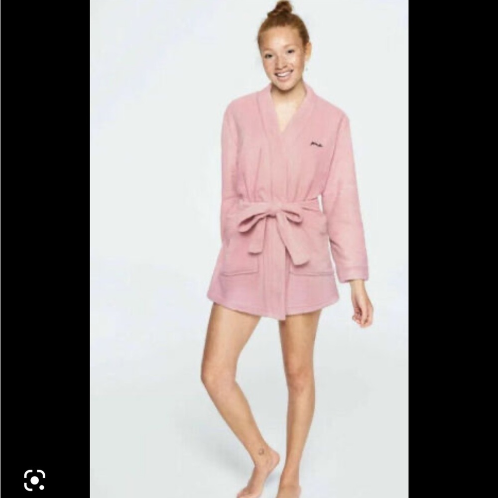 VICTORIA’S SECRET PINK LOGO Cozy Short Bath Robe Size M/L ✨
